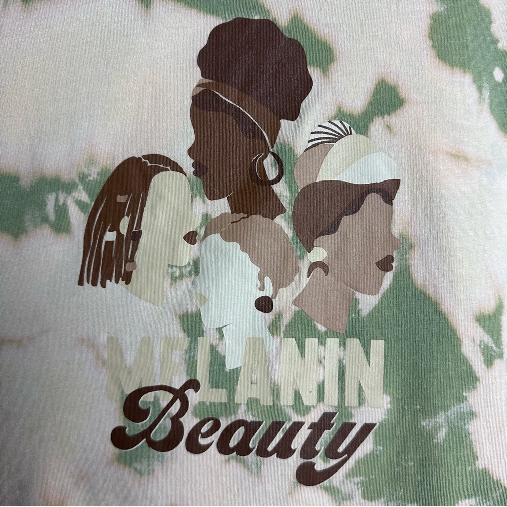 Melanin Beauty Woman’s Bleached Dyed Graphic Tee Size Large Black History Tee